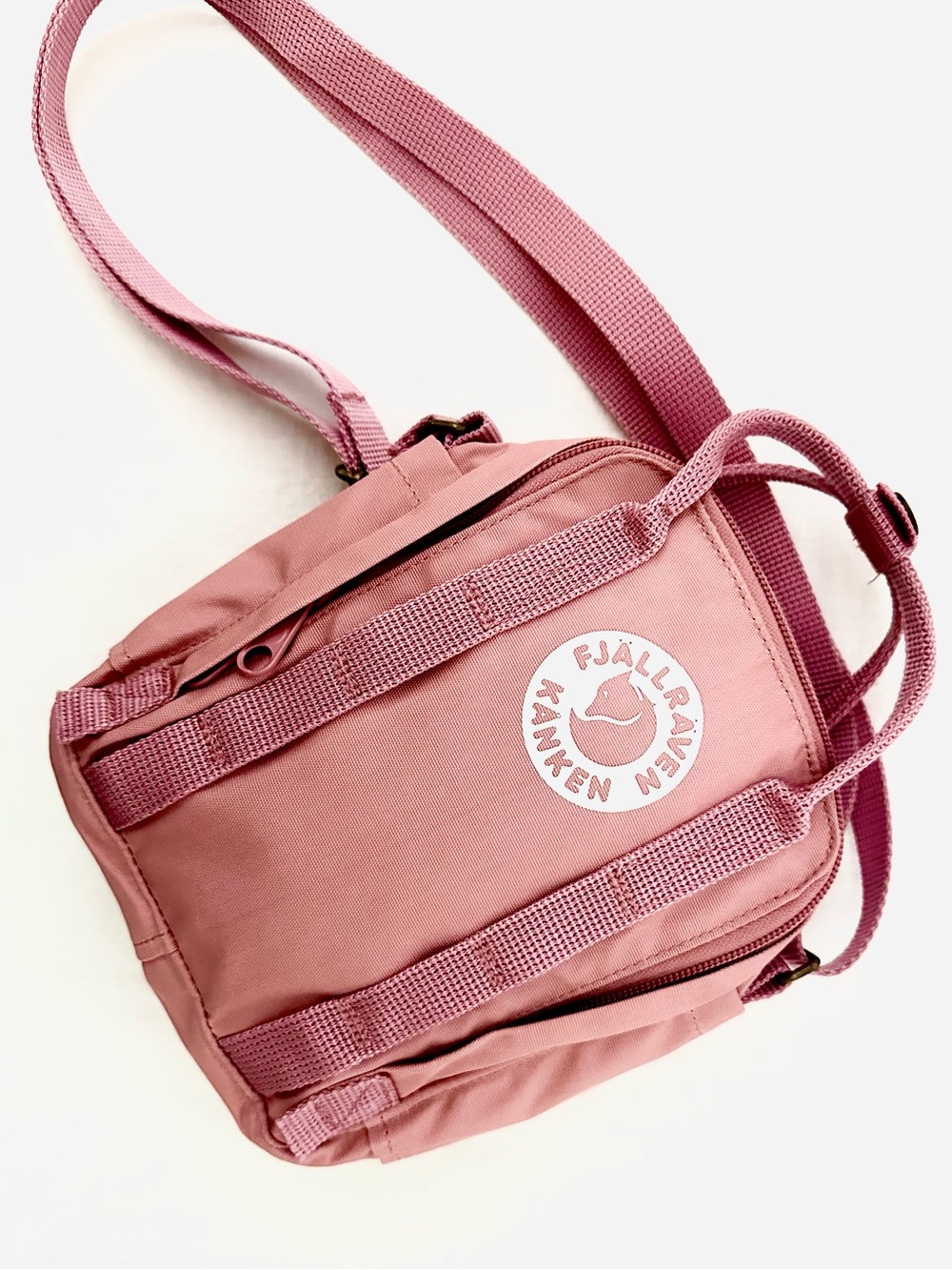 Fjallraven Kånken Small Crossbody in Dusty Rose